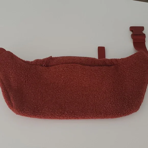Lululemon On the Beat Belt Bag *Sherpa Heathered Magma - Picture 4 of 11